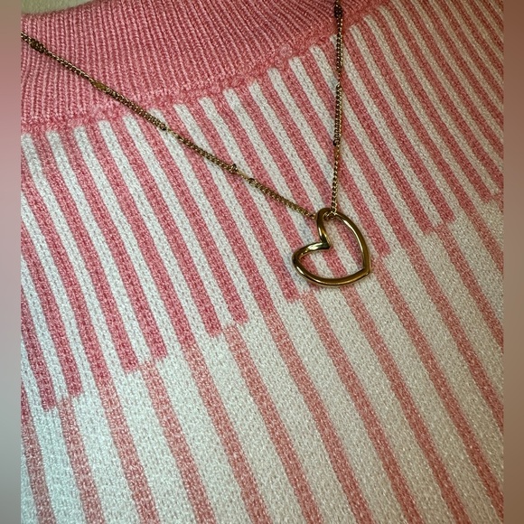 NIB-Stainless Steel Hollow Heart Necklace - Picture 4 of 6